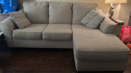 $350/OBO Couch w/Reversible Chaise