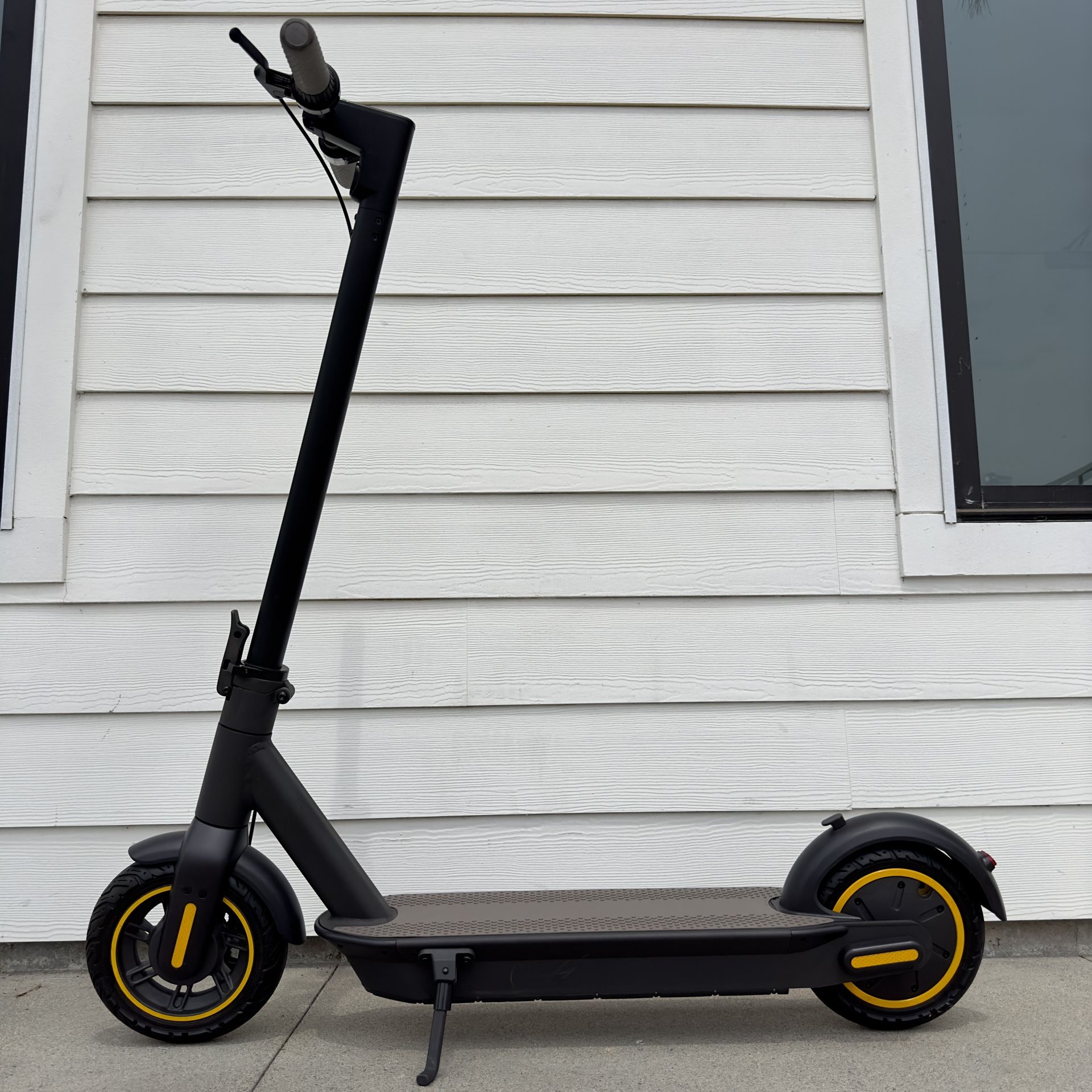 Brand New Electric Scooter E Scooter escooter max SDSU usd Ucsd Koa