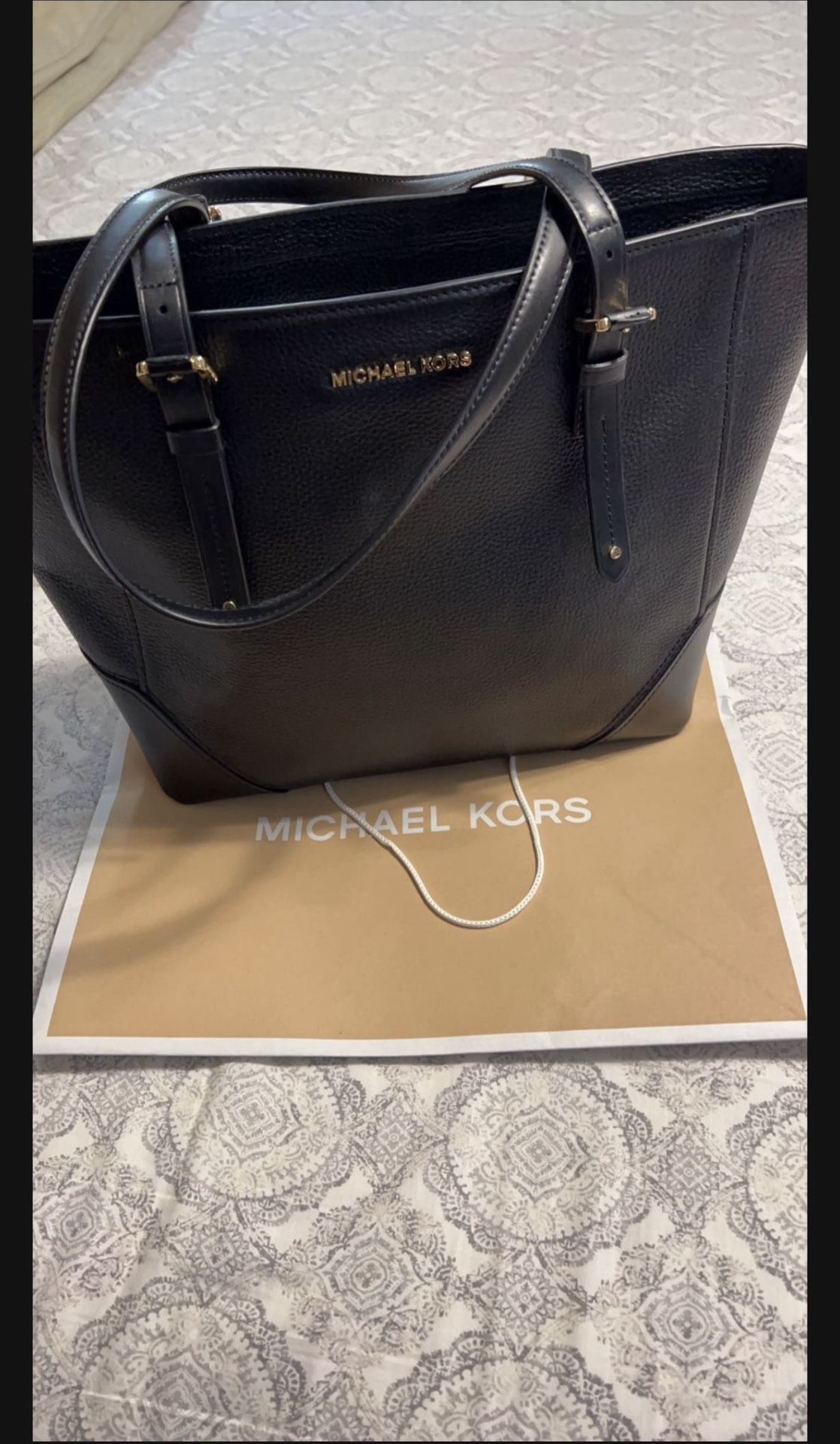 MICHAEL KORS PURSE 👜