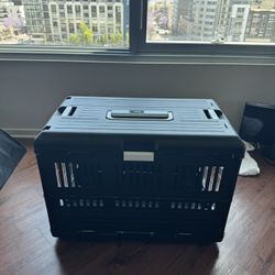 Selling an Portable Dog Kennel