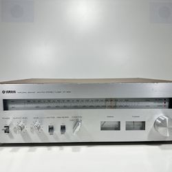 Yamaha CT-800 Silver Faceplate Natural Sound AM/FM Stereo Tuner ~ Made in Japan