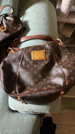 LV gold plate