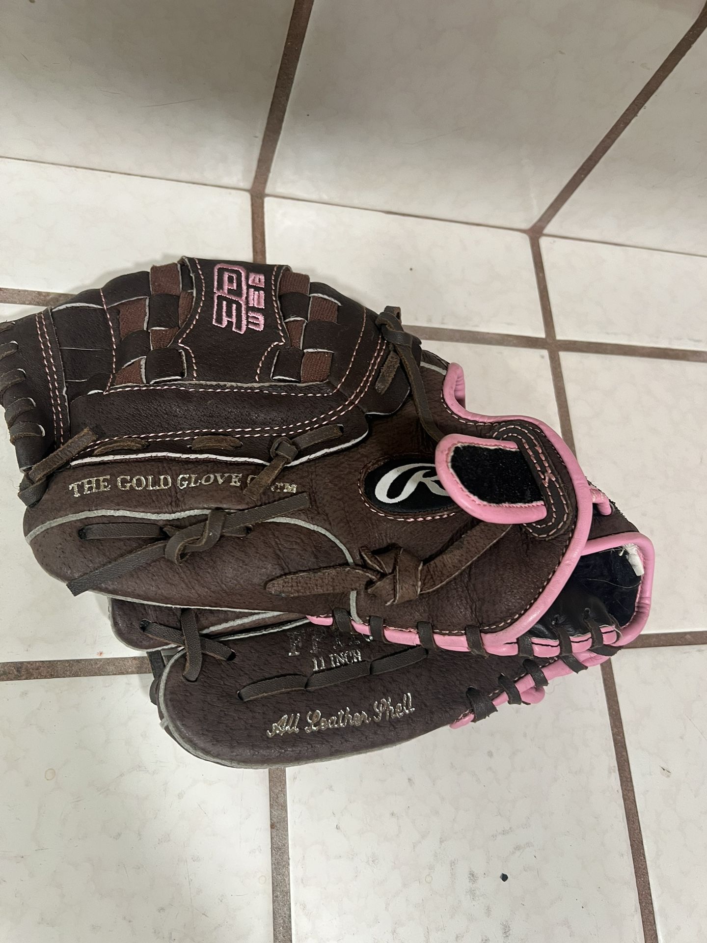 Rawlings Baseball Glove