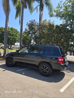 2006 Toyota hilander
Automatic
runs very good
clean title
190kxxxxmiles
good motor and transmision
Motor V6
title in hand 
good tires
$2950.00