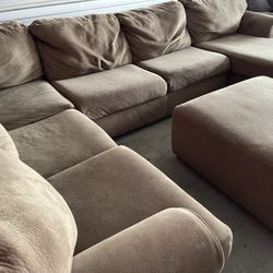Huge Sectional W Large Ottoman Can Be Made Into A Bed