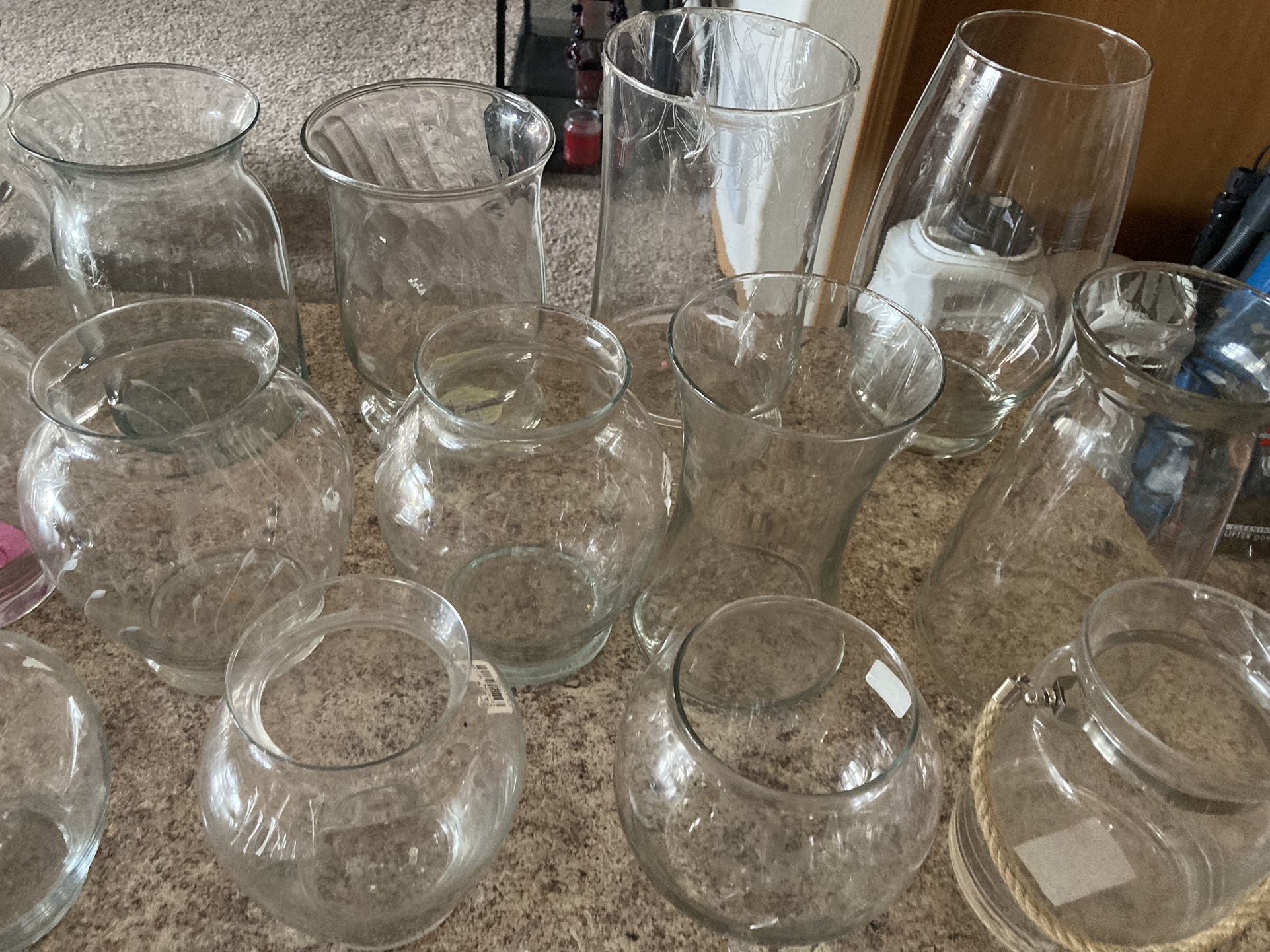   Lots Of Defrent Sizes Jars.  And Vases For Flowers Prices Is For All And There Is More Then Seen
