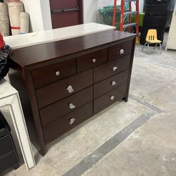 Dresser Like New