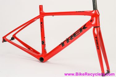 NEW Trek Madone 4 Series H2 Frameset: 58cm - KVF -OLCV Carbon - Red - All Hardware