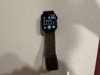 Apple Watch Series 8 41mm GPS – Good Condition