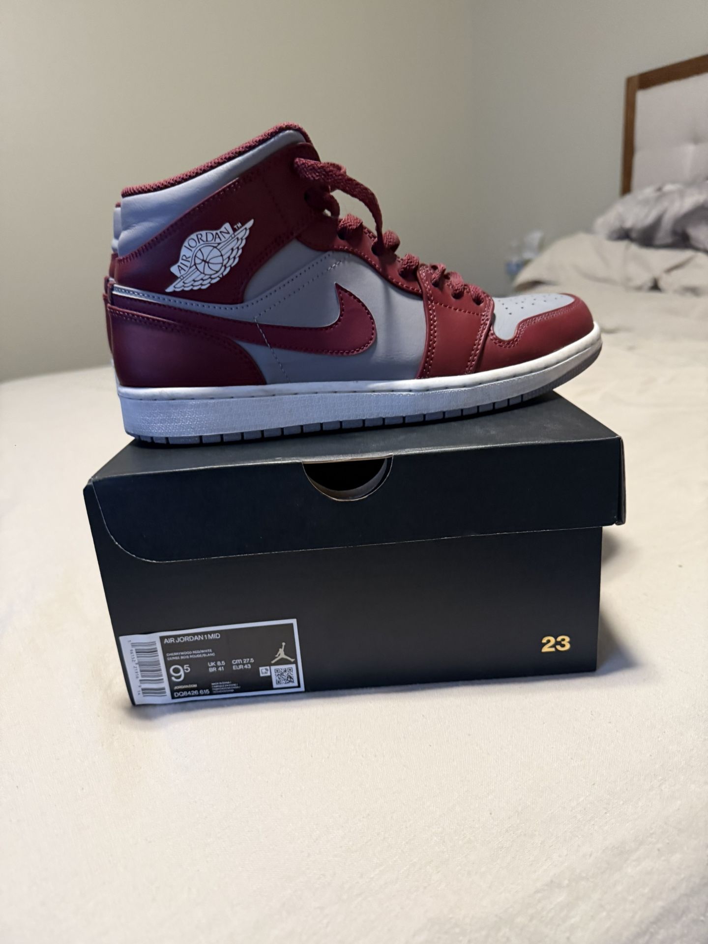 Jordan 1 Mid Men Shoes 