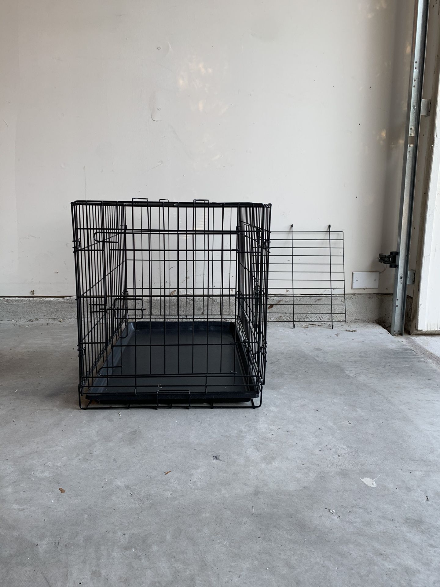 Dog Crate (Medium)