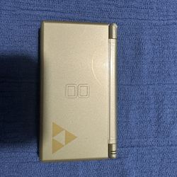 Nintendo DS Lite and Nintendo 3DS