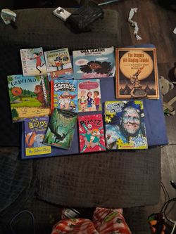 Lot of 11 Children's Books