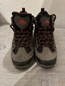 Kids hiking boots size 1 high Sierra