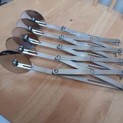 Accordion Dough Cutter-"Girl Meets Farm"