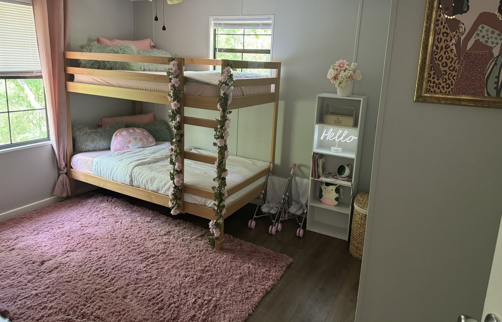 Twin bunk beds And dining table