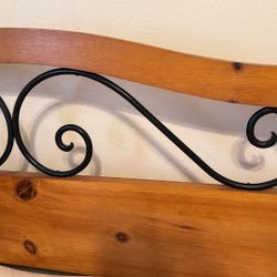 Queen Bed Frame Great Condtion For Sell 