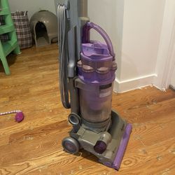 Dyson Vacuum 