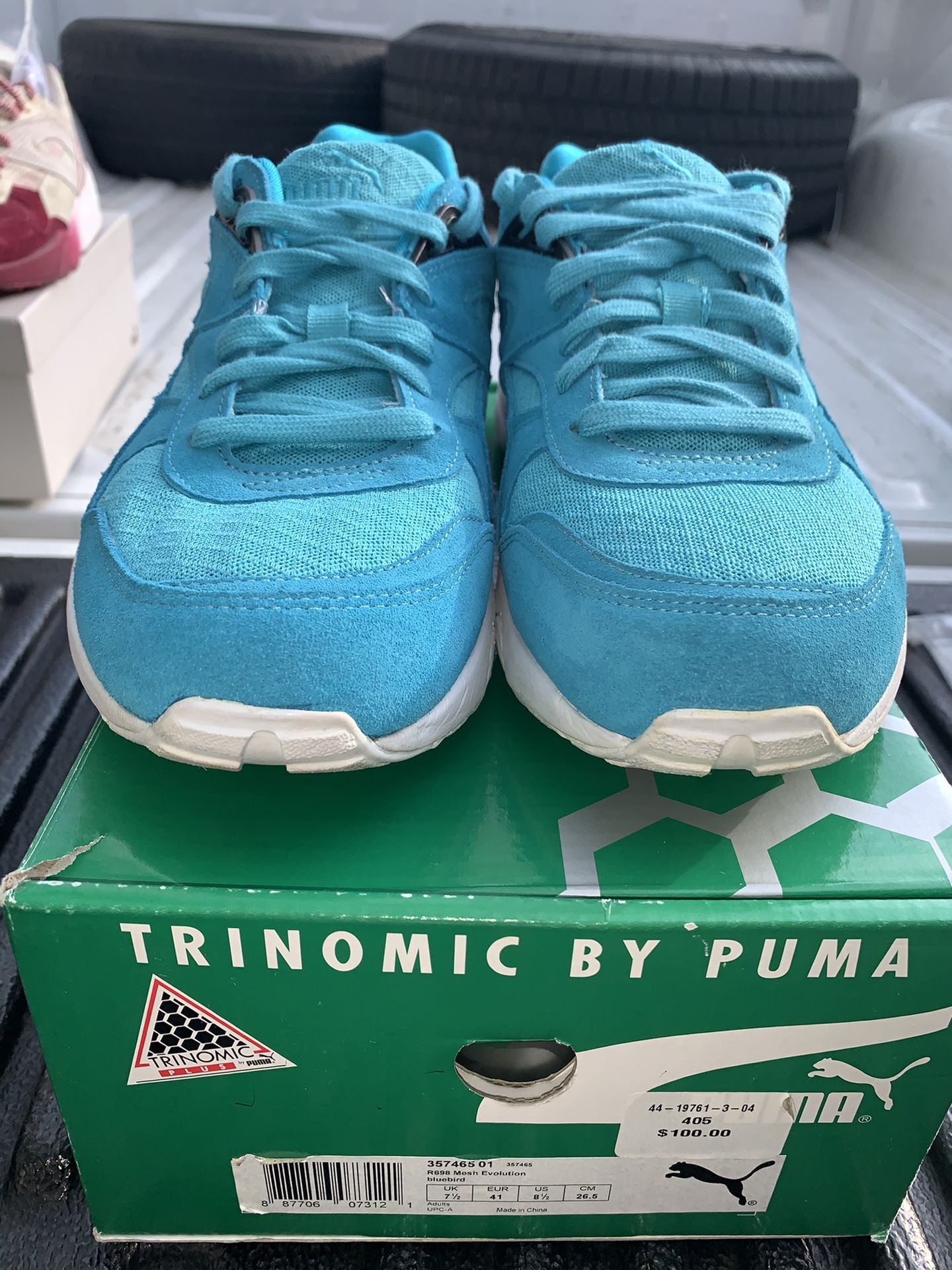 Puma R698 size 8.5 BLUE