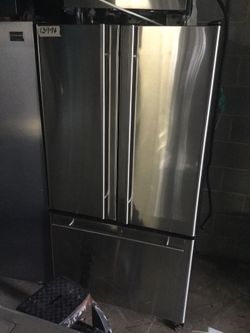 Jenn air stainless steel refrigerator / 90 day warranty