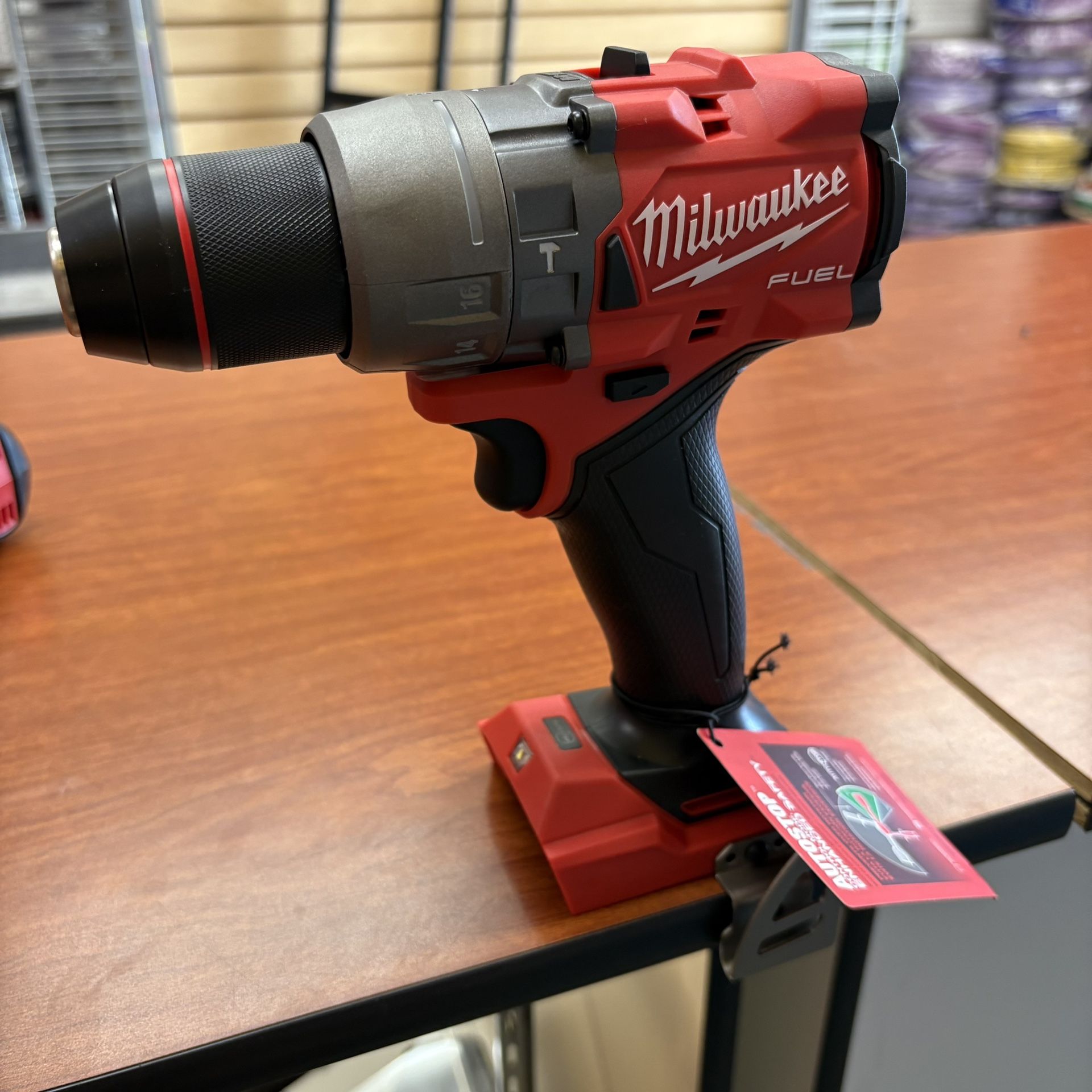 Milwaukee New Hammer Drill 18M Fuel Brushless - Nuevo
