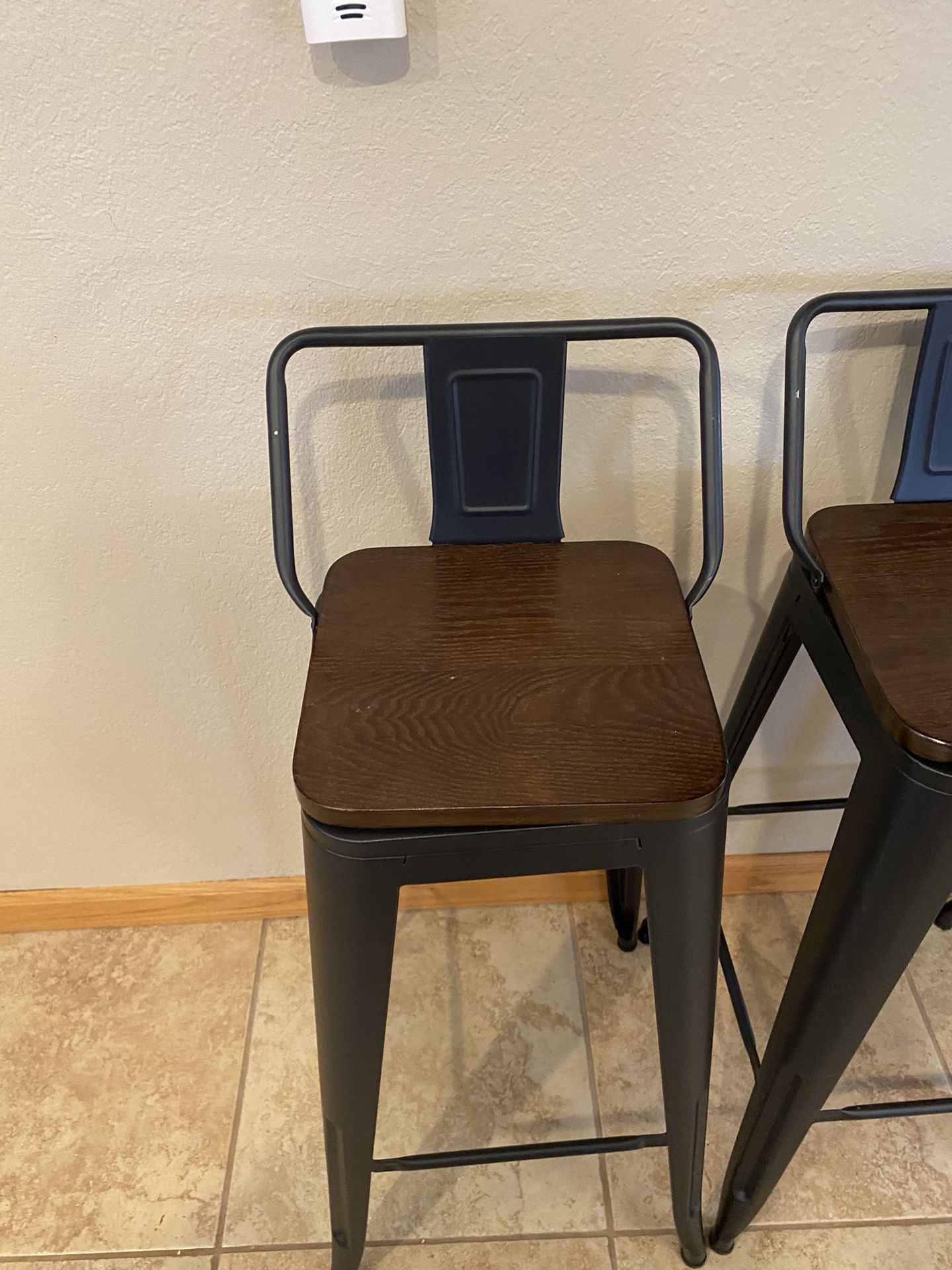 30” Metal Bar Stools Set Of 4 for Sale in WA OfferUp