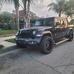 2021 Jeep Gladiator · Sport Pickup 4D 5 ft