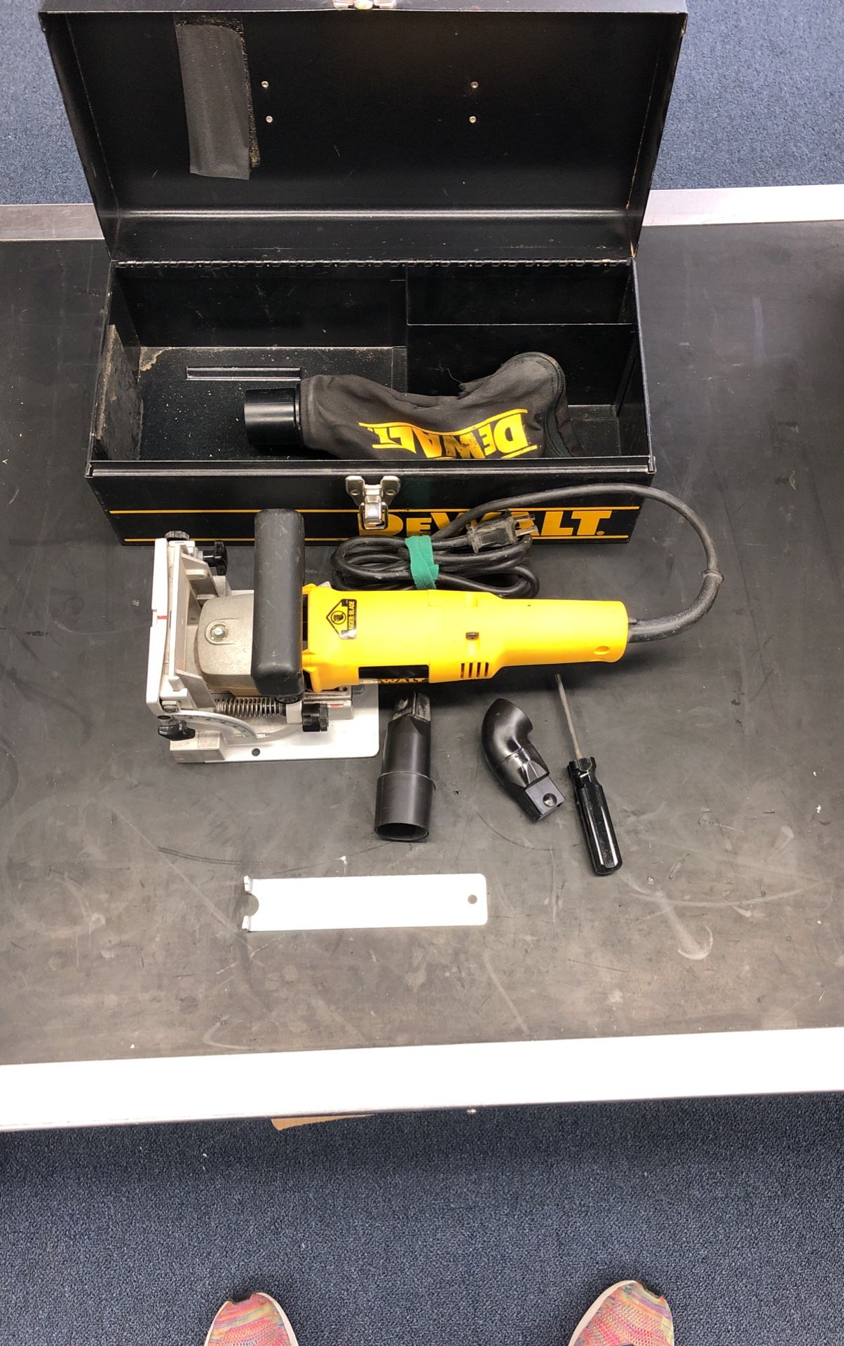 Dewalt DW682 6.5-Amp Heavy Duty Plate Joiner With Metal Case