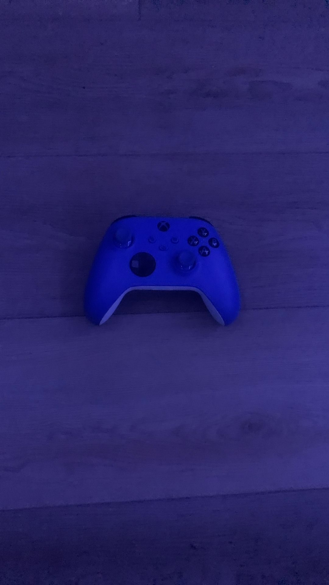 blue xbox controller