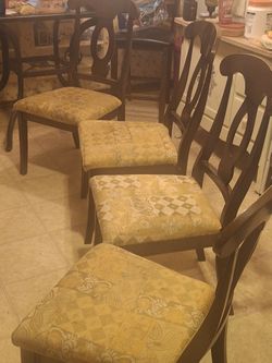 I Have 4 Nice Chairs