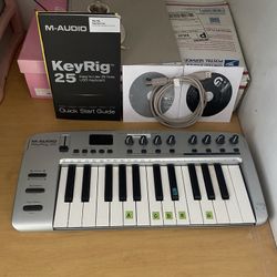 M audio  Key Ring