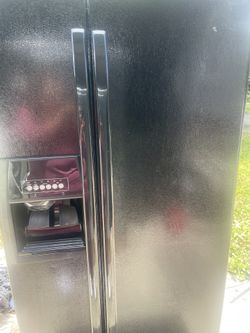 Black Refrigerator 33 Inches