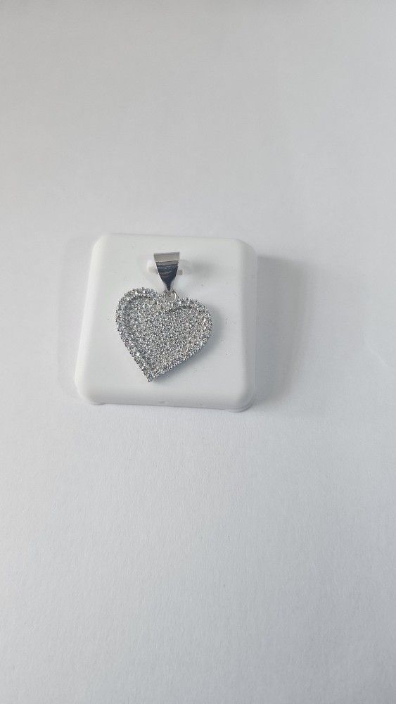 π Iced Out Moissanite Heart Pendant β 2ct β 925 Silver β $70 π