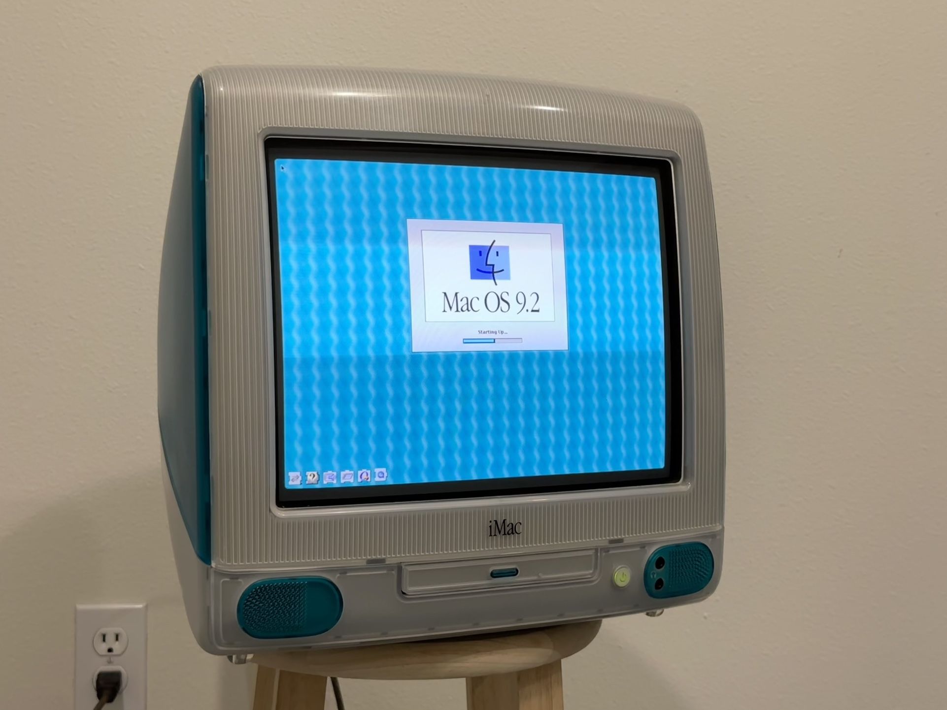 Vintage Apple iMac G3 - Tested and Working - Teal Green / Blue