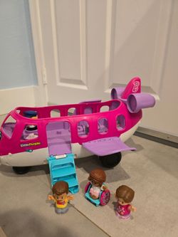 Little people Barbie toy house and airplane