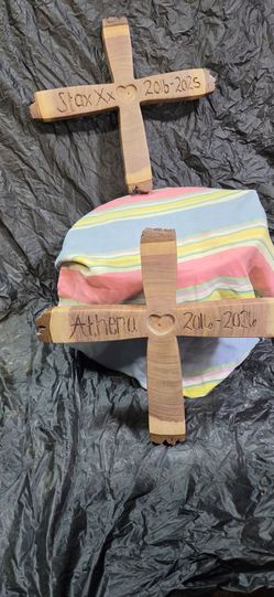 Custom (memorial) crosses