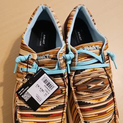 ARIAT Women's Shoes Size 11 NEW with Tag.