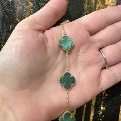 14k GREEN FLOWER 
