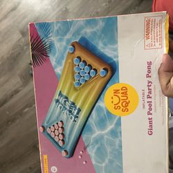 Giant pool party Pong