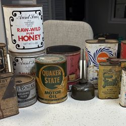 18 Pc Antique Tins, Coffee Can, Oiler, Misc Collection