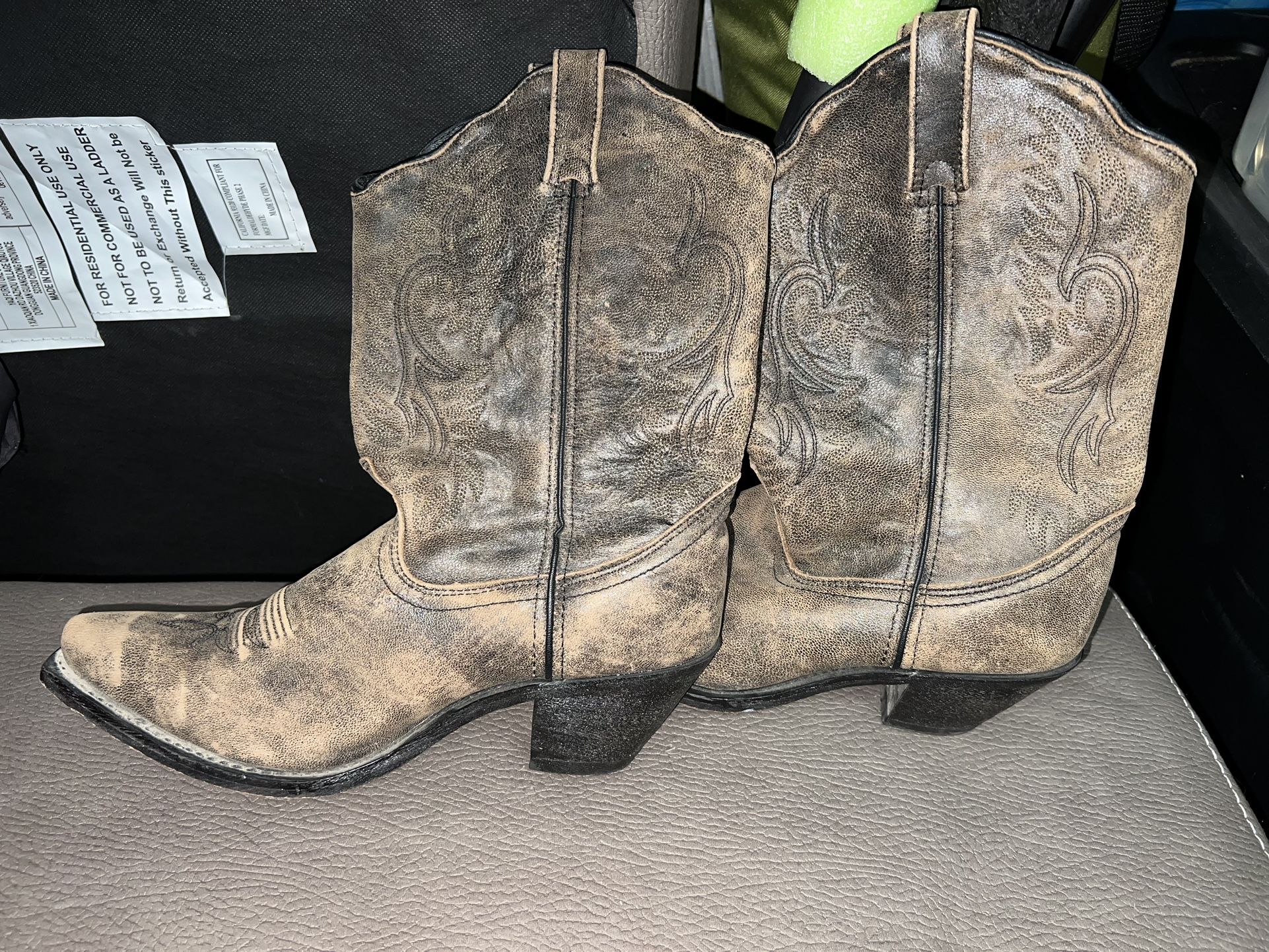 Women’s Cowboy Boots 10W