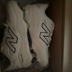 New Balance Womens Softball Cleats