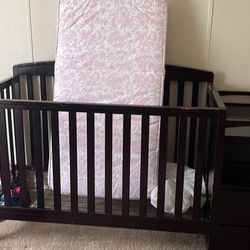 Crib And Changing Table 