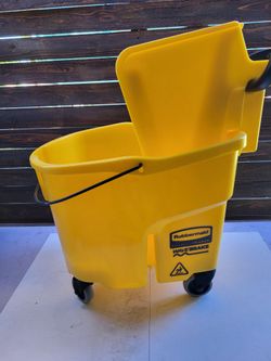 MOP BUCKET