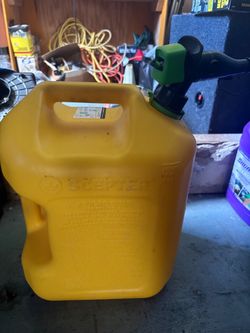 Scepter Yellow Plastic Gas Can