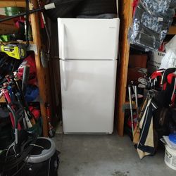 Refrigerator-Frigidaire-White