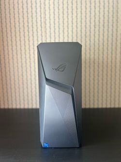 ASUS ROG Strix G10CE with monitor