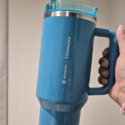 Blue Stanley x Starbucks 40oz