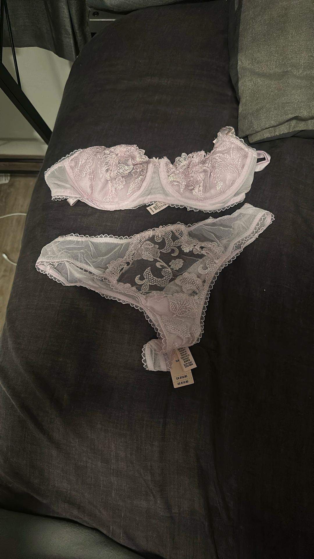Victoria Secret Top And Bottom Size 32b And Small