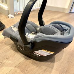 UppaBaby Mesa V2 CarSeat with 3 Included Bases